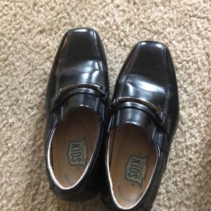 Kids dress shoes
